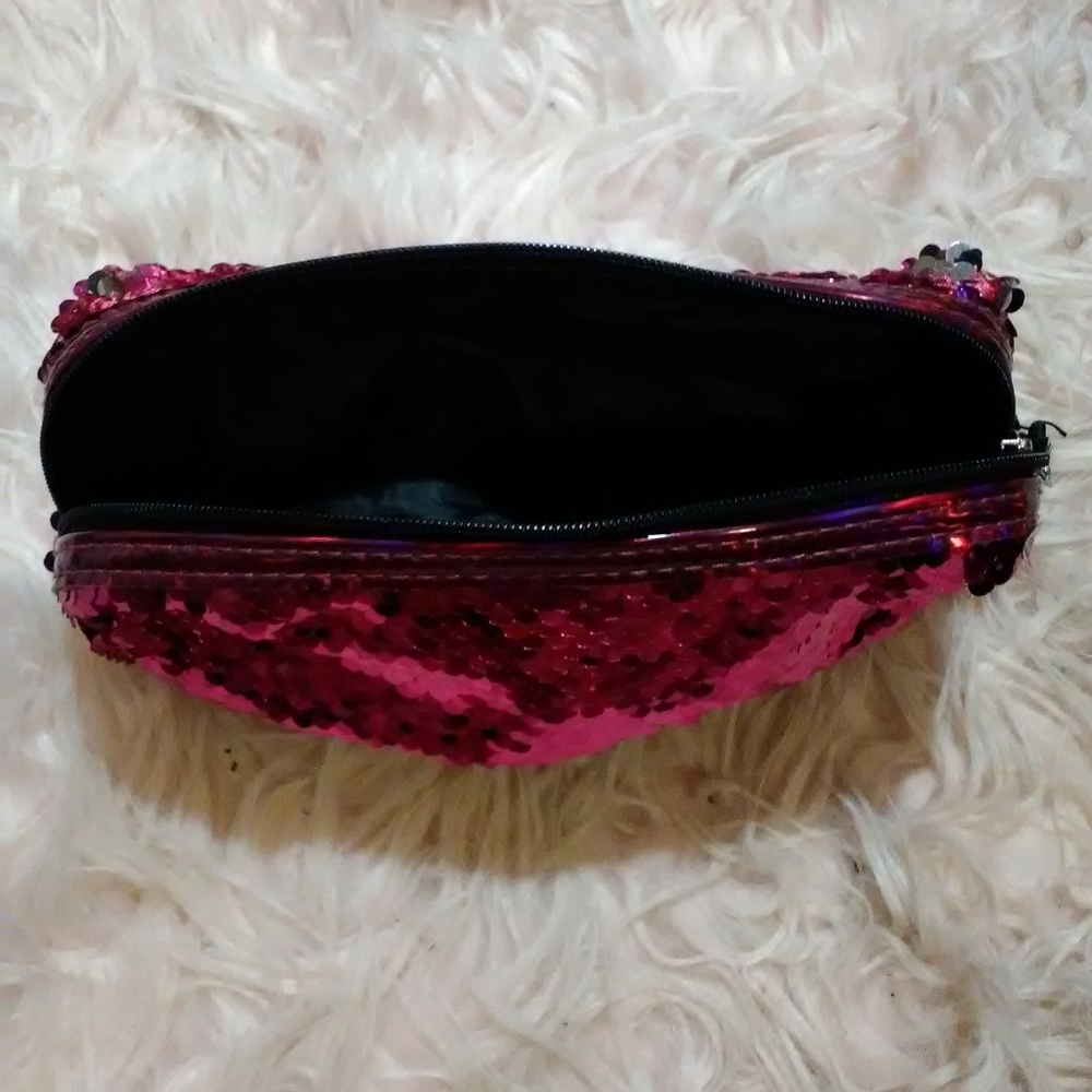 Color changing sequin makeup pouch - Picture 5 of 5